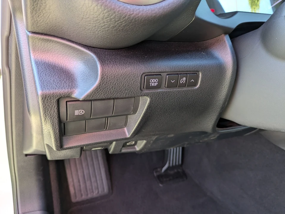 2021 Lexus IS 3rd Gen - Image 17 of 21