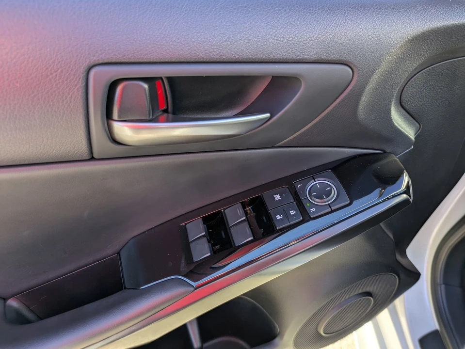 2021 Lexus IS 3rd Gen - Image 16 of 21