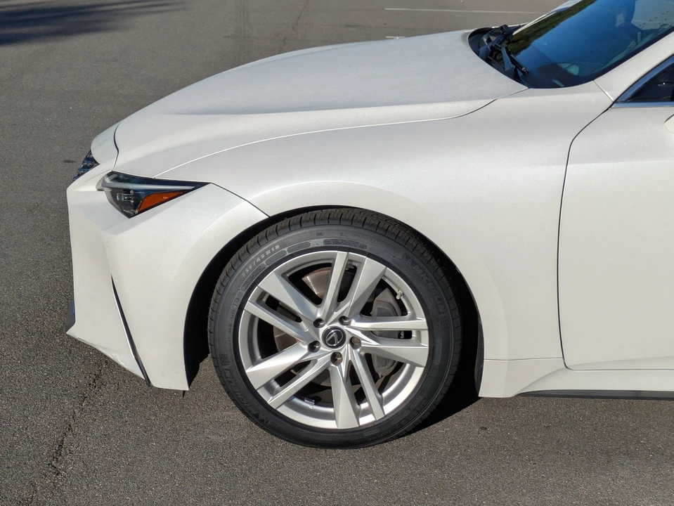 2021 Lexus IS 3rd Gen - Image 11 of 21