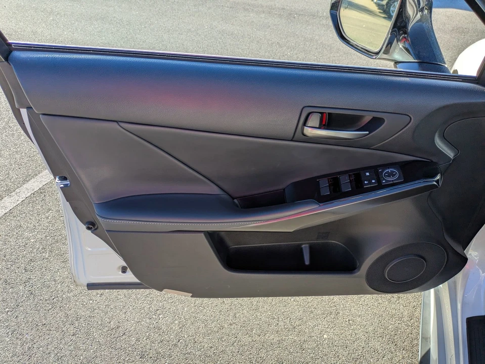 2021 Lexus IS 3rd Gen - Image 15 of 21