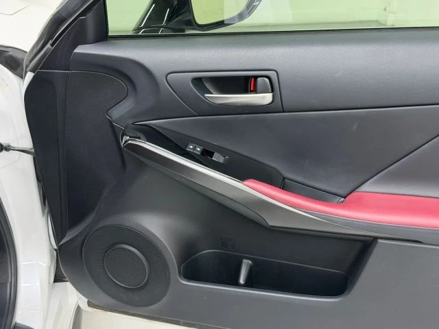 2021 Lexus IS 3rd Gen - Image 22 of 31