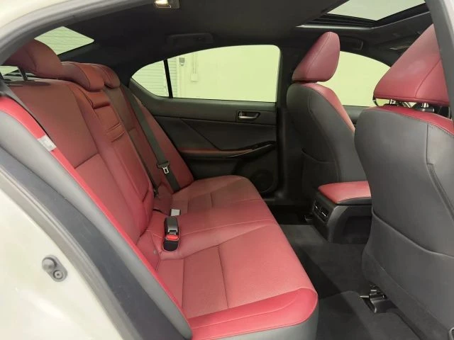 2021 Lexus IS 3rd Gen - Image 17 of 31