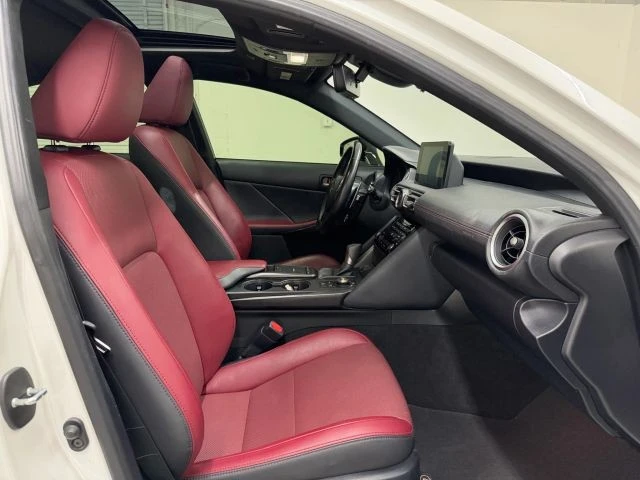 2021 Lexus IS 3rd Gen - Image 13 of 31