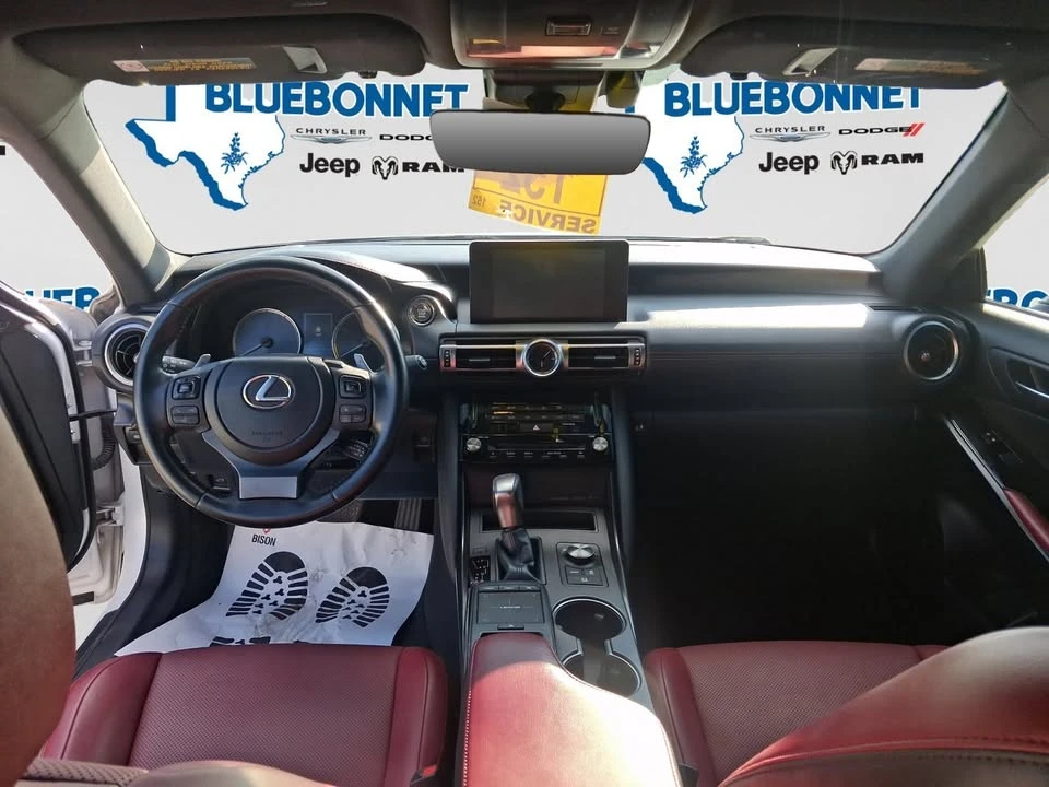2021 Lexus IS 3rd Gen - Image 4 of 5