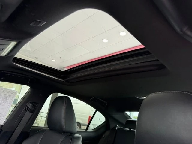 2021 Lexus IS 3rd Gen - Image 23 of 31