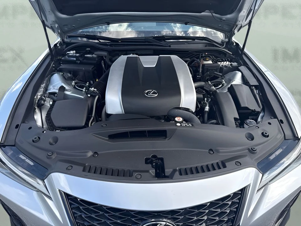 2021 Lexus IS 3rd Gen - Image 17 of 20