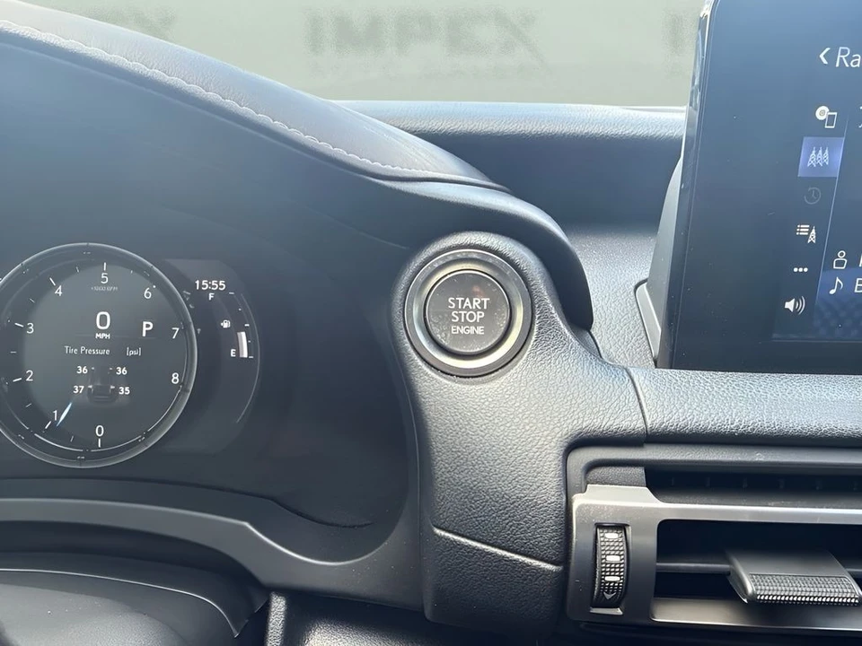 2021 Lexus IS 3rd Gen - Image 11 of 20