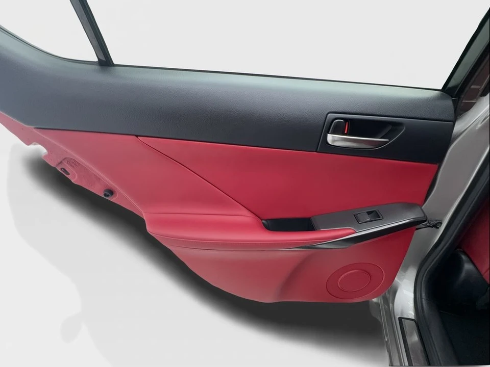 2021 Lexus IS 3rd Gen - Image 23 of 31