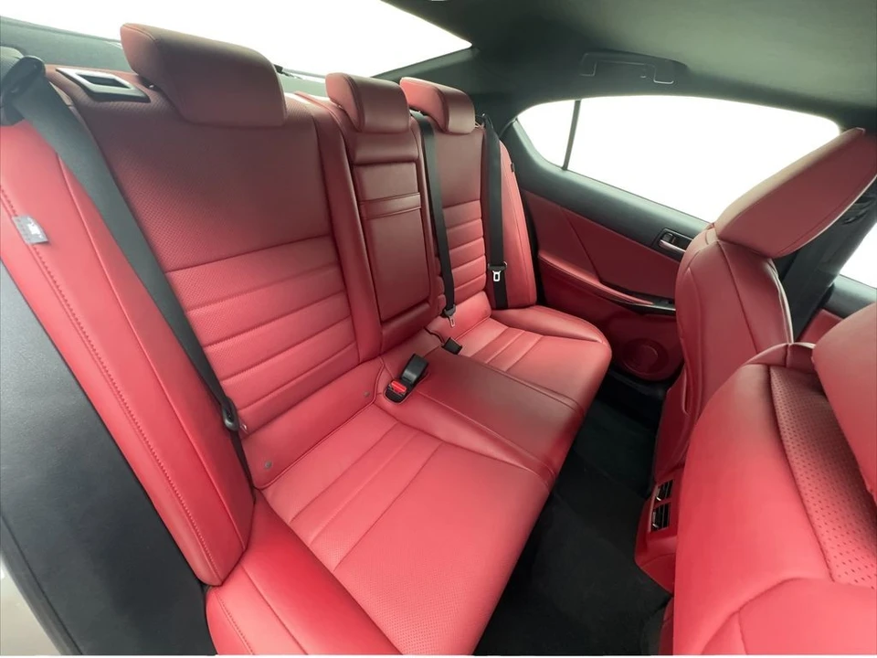 2021 Lexus IS 3rd Gen - Image 19 of 31