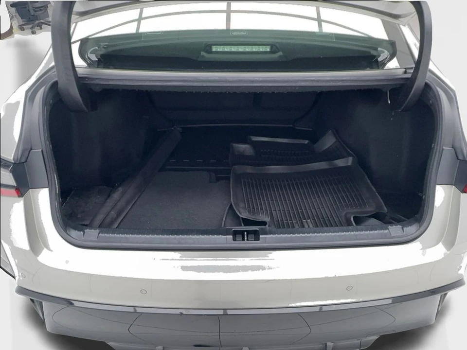 2021 Lexus IS 3rd Gen - Image 10 of 31