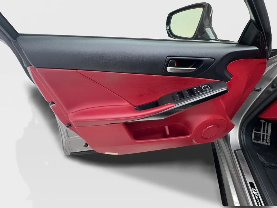 2021 Lexus IS 3rd Gen - Image 24 of 31