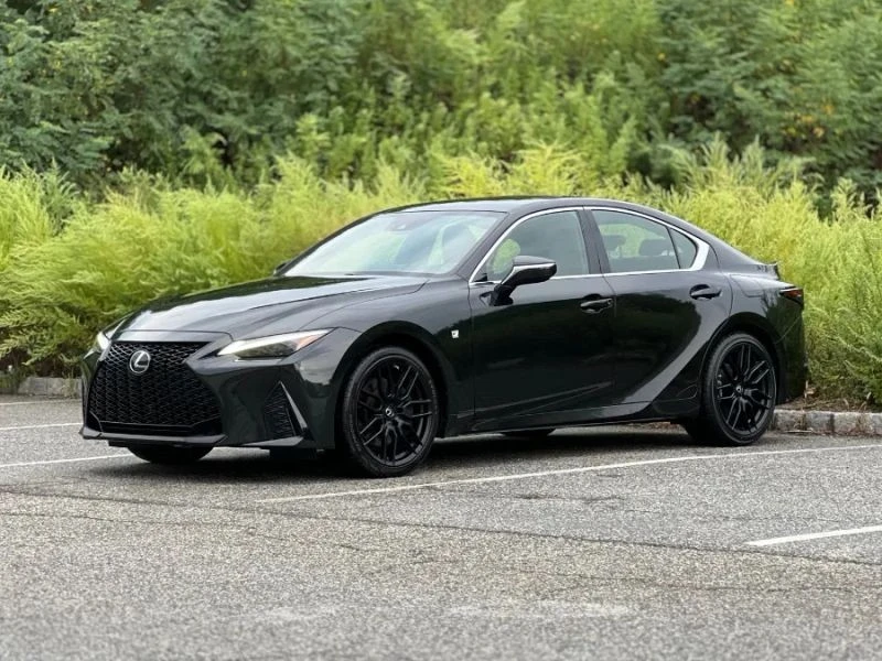 2021 Lexus IS 3rd Gen - Image 4 of 12