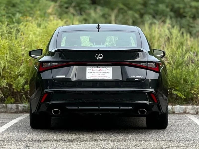 2021 Lexus IS 3rd Gen - Image 7 of 12