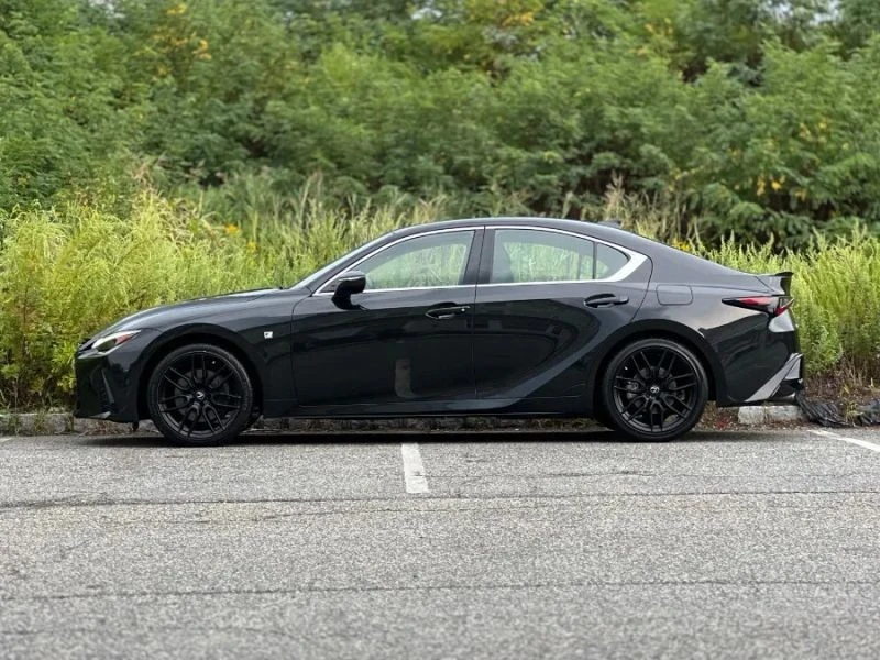 2021 Lexus IS 3rd Gen - Image 5 of 12