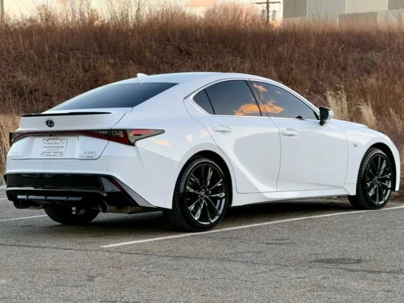 2021 Lexus IS 3rd Gen - Image 10 of 12