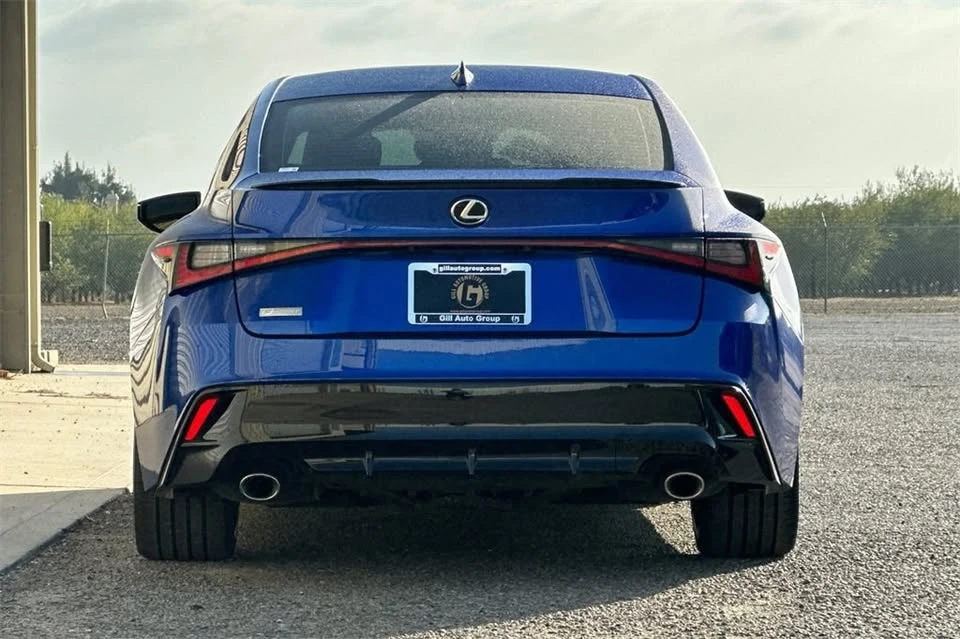 2021 Lexus IS 3rd Gen - Image 7 of 9
