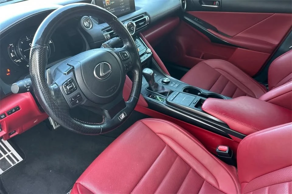 2021 Lexus IS 3rd Gen - Image 5 of 9