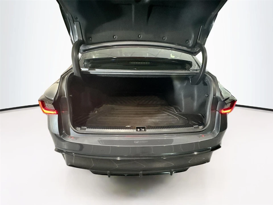2021 Lexus IS 3rd Gen - Image 18 of 21