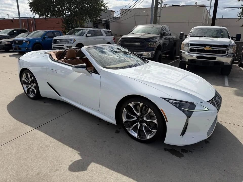 2021 Lexus LC - Image 11 of 17