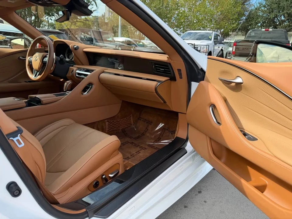 2021 Lexus LC - Image 8 of 17