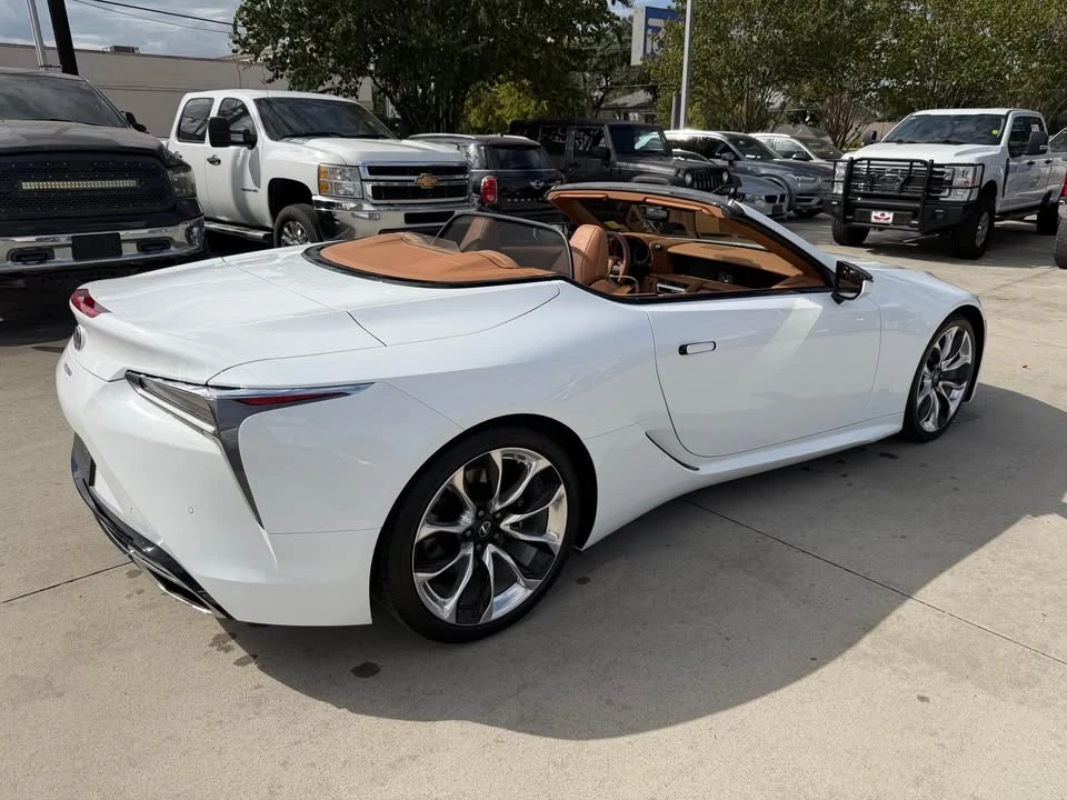 2021 Lexus LC - Image 12 of 17