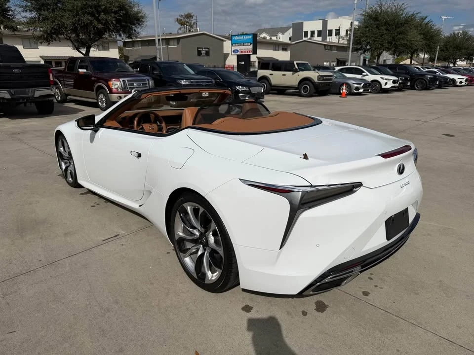 2021 Lexus LC - Image 13 of 17