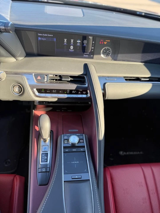 2021 Lexus LC - Image 14 of 14