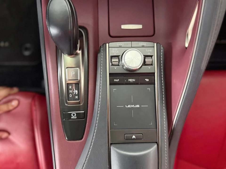 2021 Lexus LC - Image 9 of 10