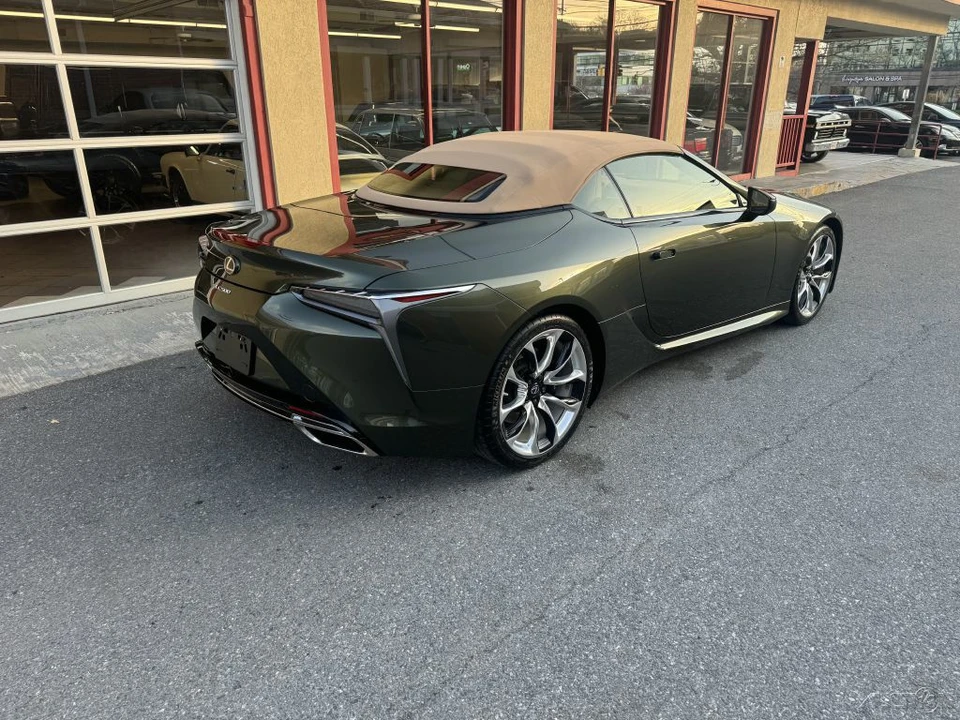 2021 Lexus LC - Image 17 of 21