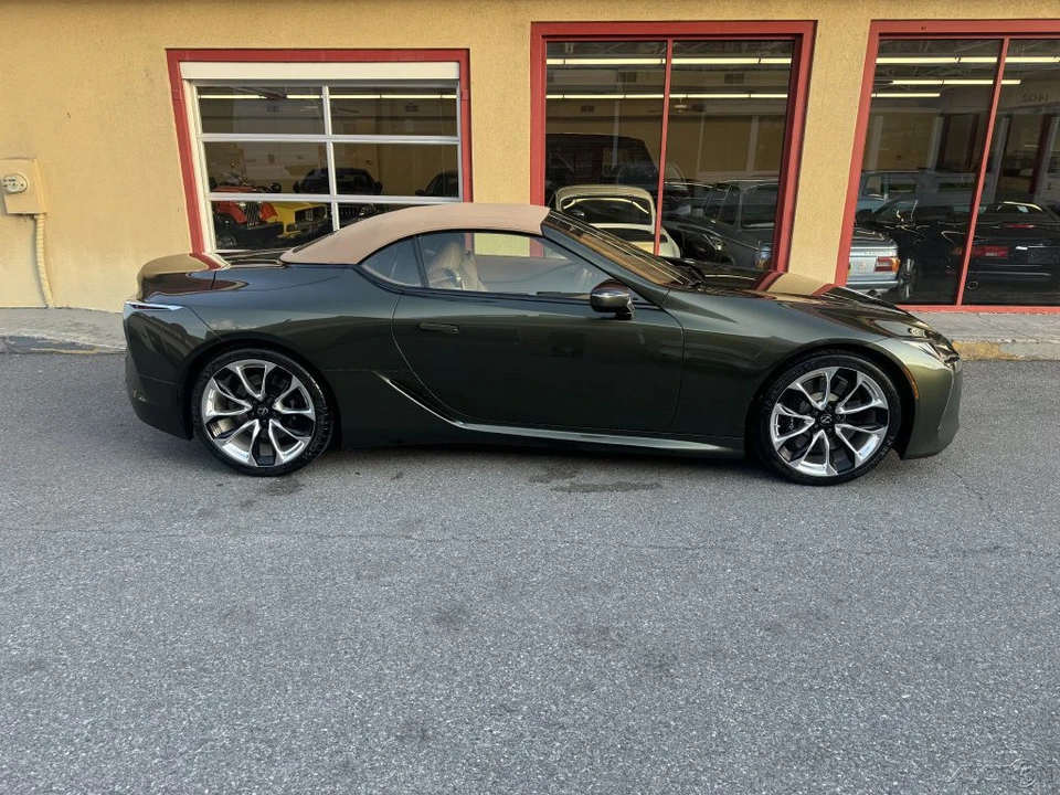 2021 Lexus LC - Image 10 of 21