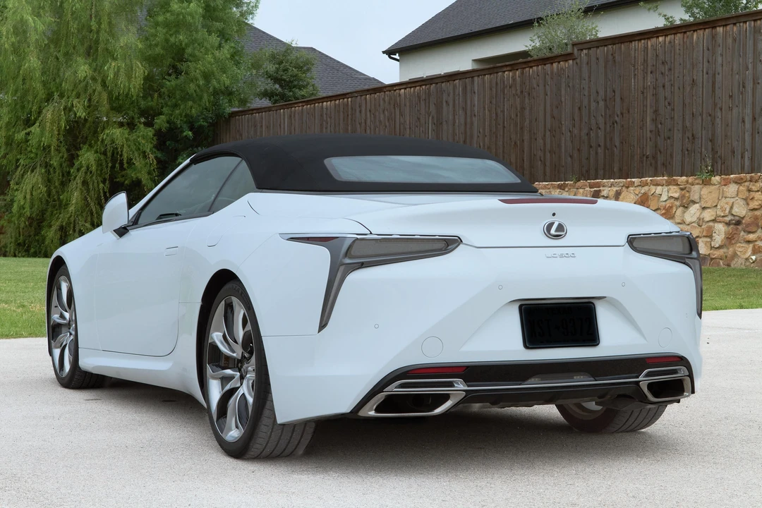 2021 Lexus LC - Image 9 of 31