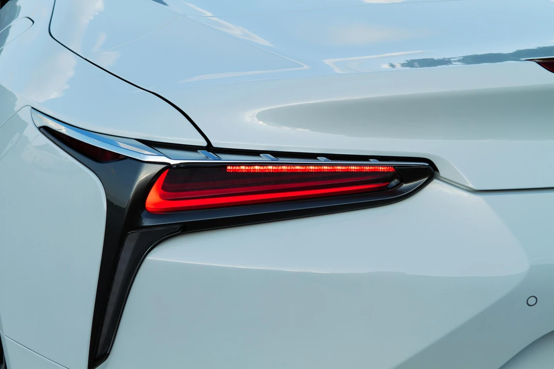 2021 Lexus LC - Image 21 of 31