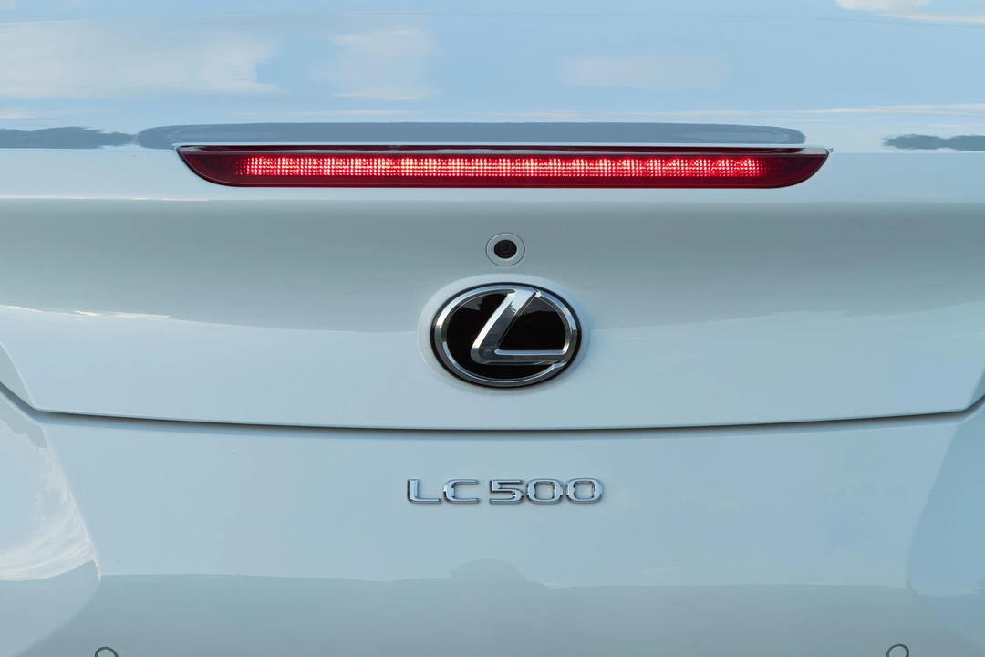 2021 Lexus LC - Image 24 of 31