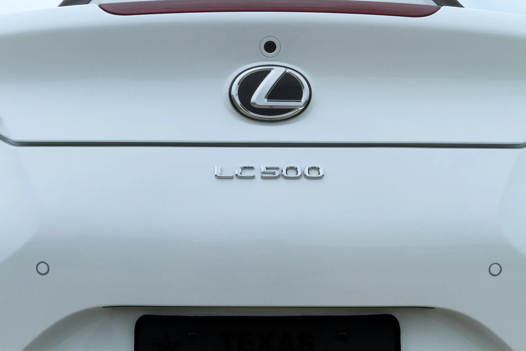 2021 Lexus LC - Image 23 of 31