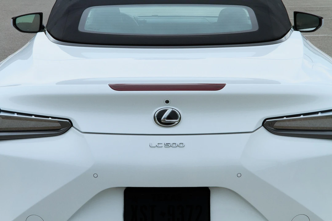 2021 Lexus LC - Image 22 of 31