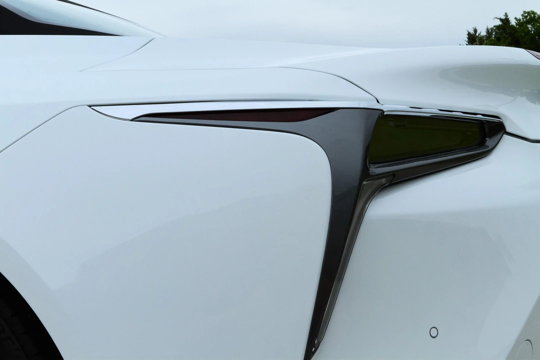 2021 Lexus LC - Image 20 of 31