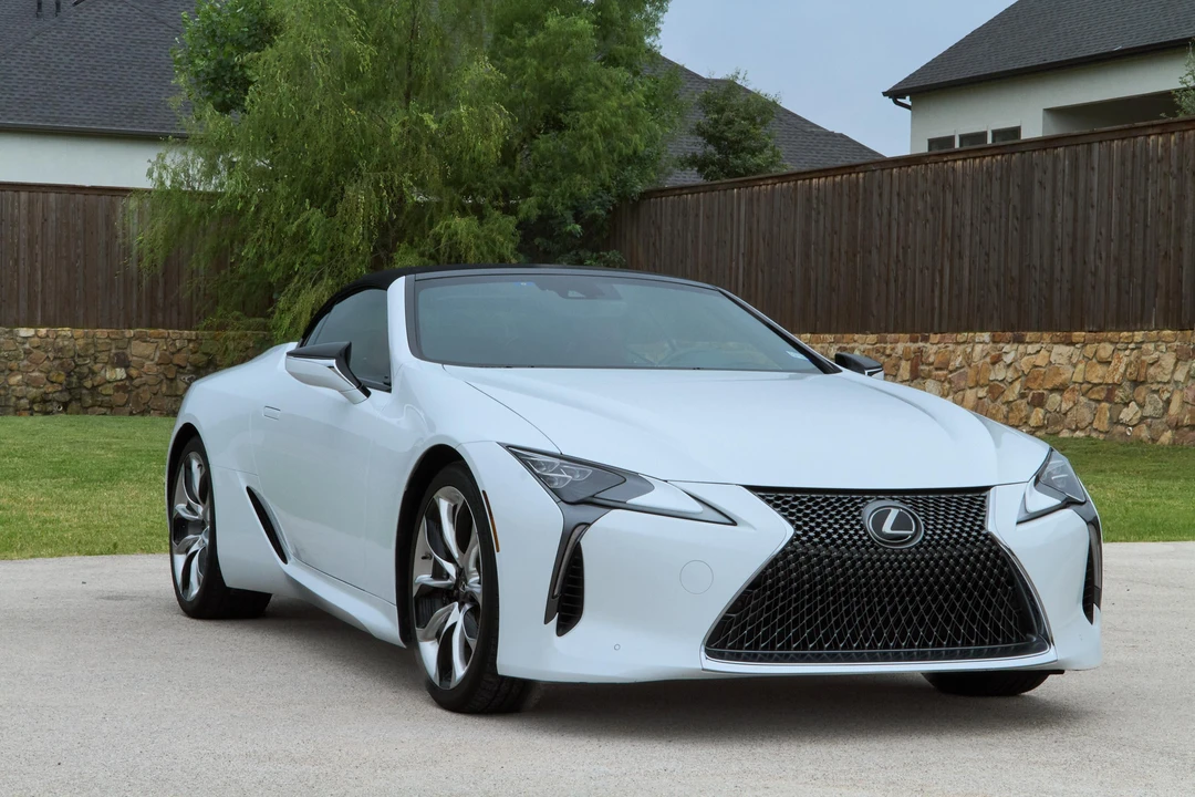 2021 Lexus LC - Image 14 of 31