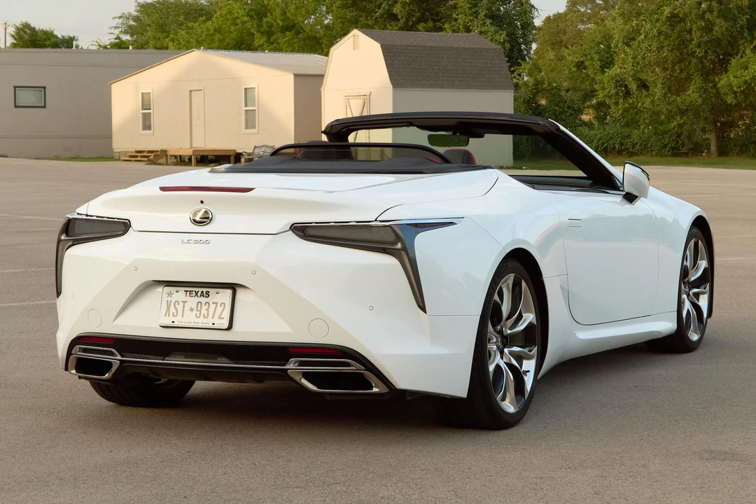 2021 Lexus LC - Image 4 of 31