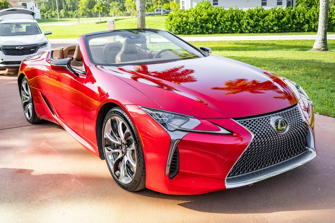 2021 Lexus LC - Image 12 of 31
