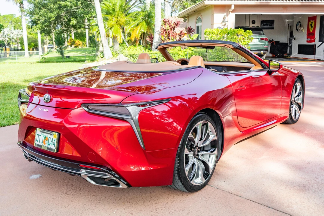 2021 Lexus LC - Image 11 of 31