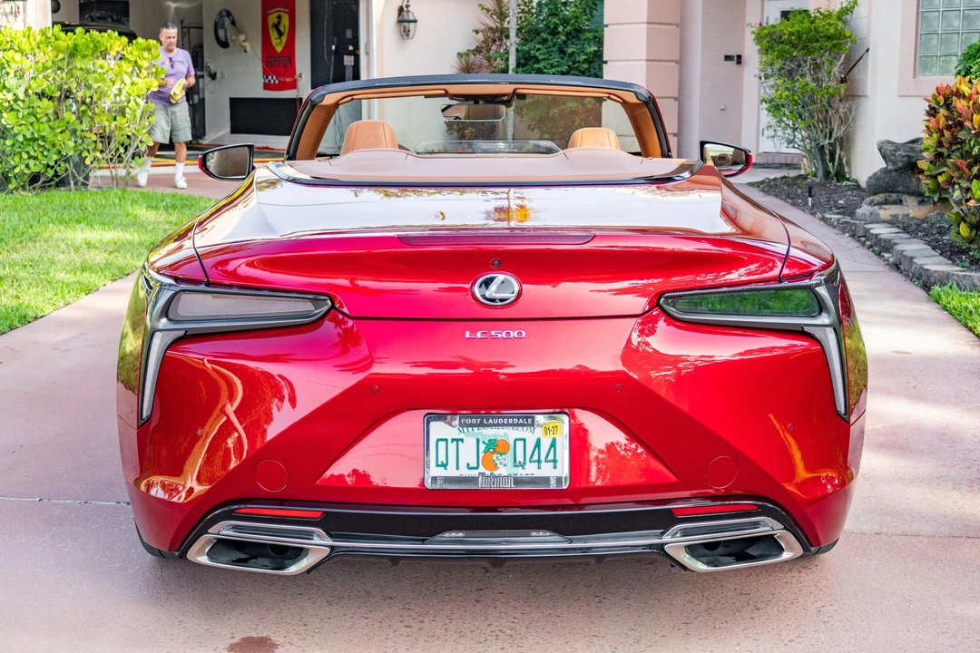 2021 Lexus LC - Image 10 of 31