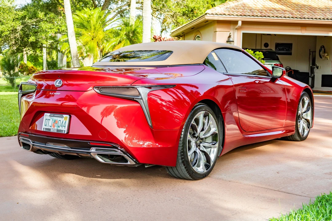 2021 Lexus LC - Image 15 of 31