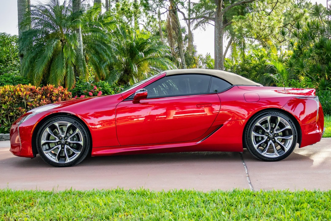 2021 Lexus LC - Image 14 of 31
