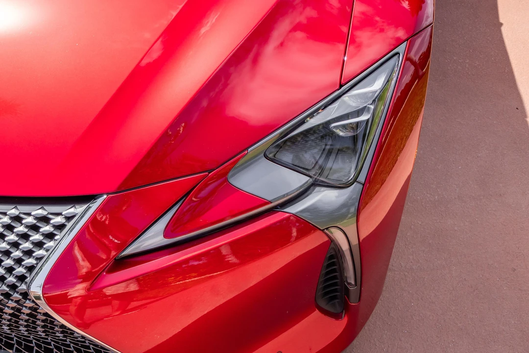 2021 Lexus LC - Image 29 of 31
