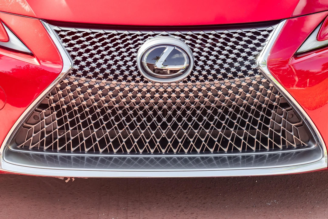 2021 Lexus LC - Image 26 of 31