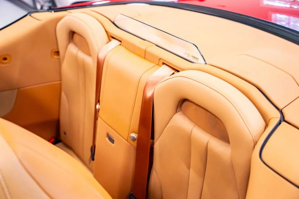 2021 Lexus LC - Image 18 of 20