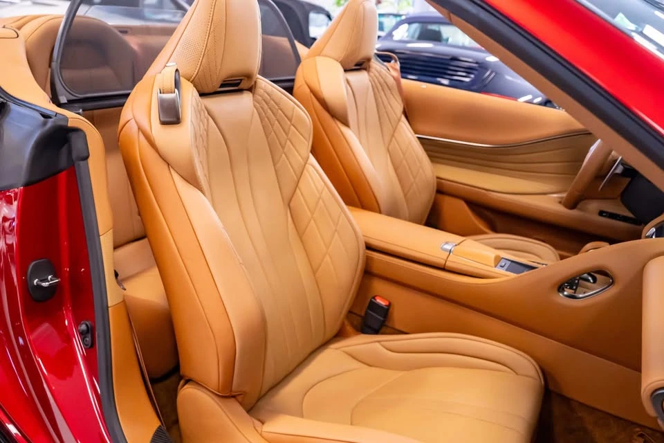 2021 Lexus LC - Image 15 of 20