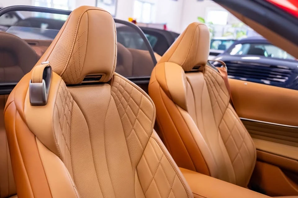 2021 Lexus LC - Image 14 of 20
