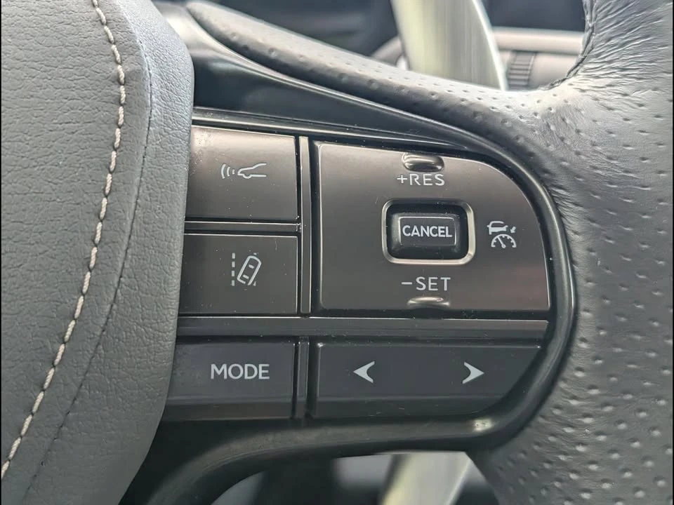 2021 Lexus LC - Image 17 of 20