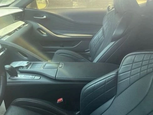 2021 Lexus LC - Image 9 of 10